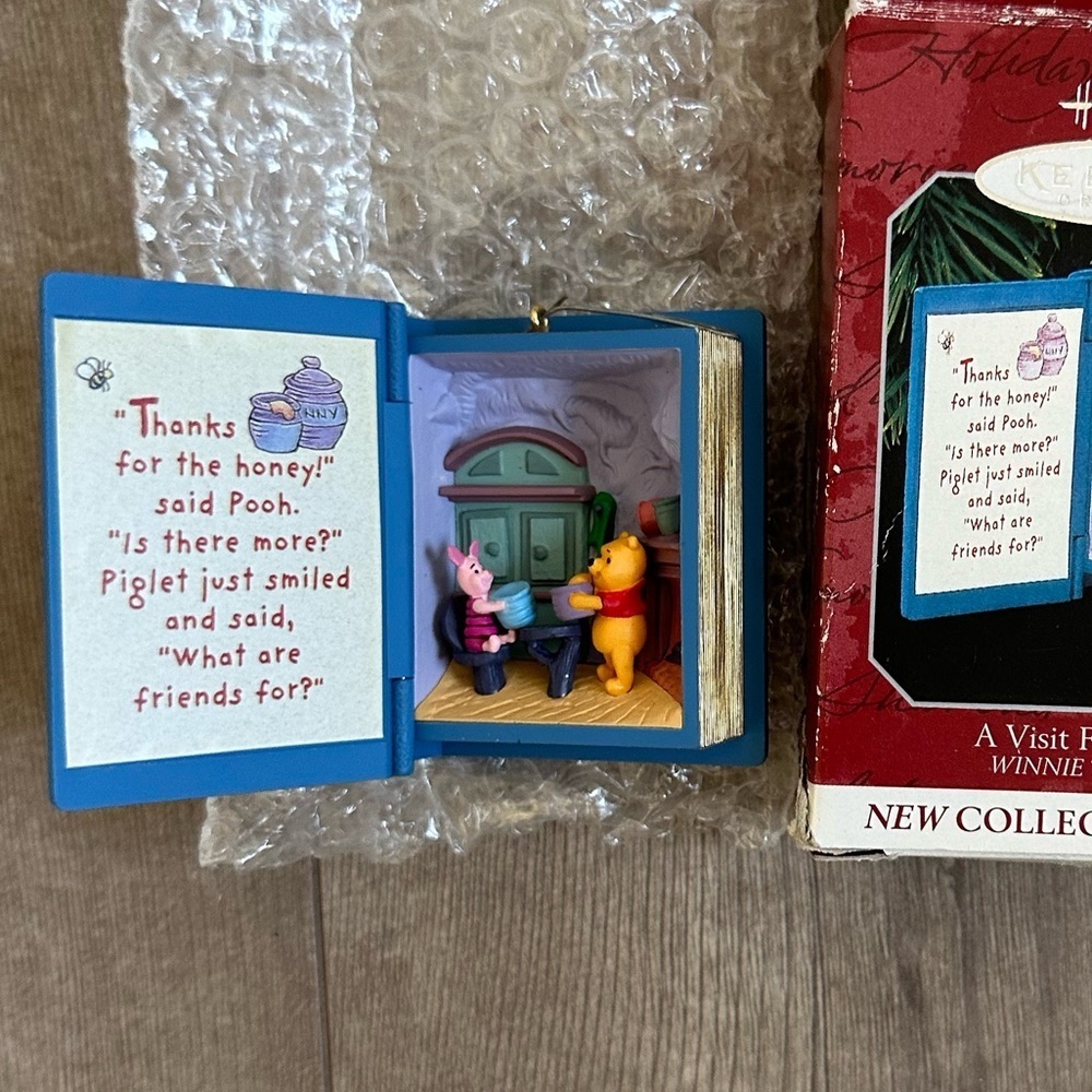 VTG Hallmark keepsake A Visit From Piglet winnie the pooh 1998 Ornament Disney